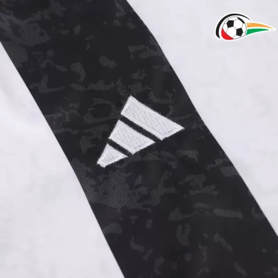 Camisola Juventus Qualidade AAA Home Primeiro Kit 2024/25 Infantil Camisola Juventus Qualidade AAA Home Primeiro Kit 2024/25 Infantil