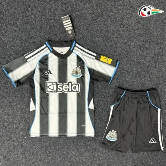 Camisa Newcastle United Baratas Local 2025/26 (Camisola + Calções) Preto/Branco Camisa Newcastle United Baratas Local 2025/26 (Camisola + Calções) Preto/Branco