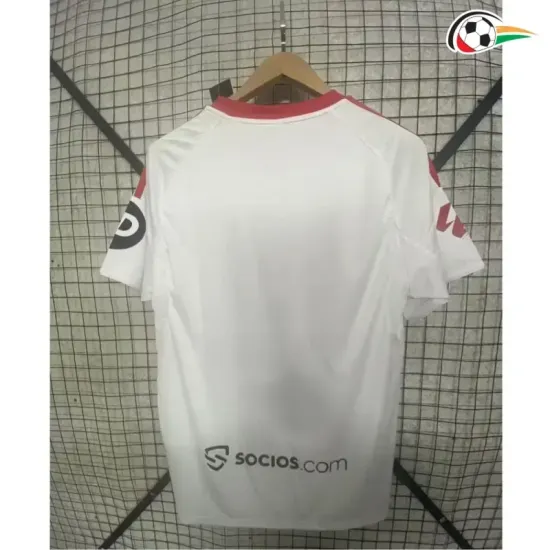 Sevilla Equipacione Futebol Home Primeiro Kit 2025/26 com Patch da La Liga Branco Sevilla Equipacione Futebol Home Primeiro Kit 2025/26 com Patch da La Liga Branco