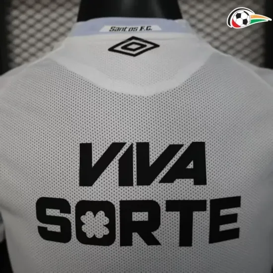Camisola Santos FC Replicas Local 2025/26 com Publicidade Jogador Branco Camisola Santos FC Replicas Local 2025/26 com Publicidade Jogador Branco