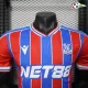 Camisola Crystal Palace FC Qualidade TAILANDESA Local Primeiro Kit 2025/26 Versão Jogador Vermelho/Azul Camisola Crystal Palace FC Qualidade TAILANDESA Local Primeiro Kit 2025/26 Versão Jogador Vermelho/Azul