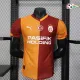 Camiseta Galatasaray Replicas Home Primeiro Kit 2025/26 Jogador Vermelho/Laranja Camiseta Galatasaray Replicas Home Primeiro Kit 2025/26 Jogador Vermelho/Laranja