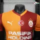 Camiseta Galatasaray Replicas Home Primeiro Kit 2025/26 Jogador Vermelho/Laranja Camiseta Galatasaray Replicas Home Primeiro Kit 2025/26 Jogador Vermelho/Laranja