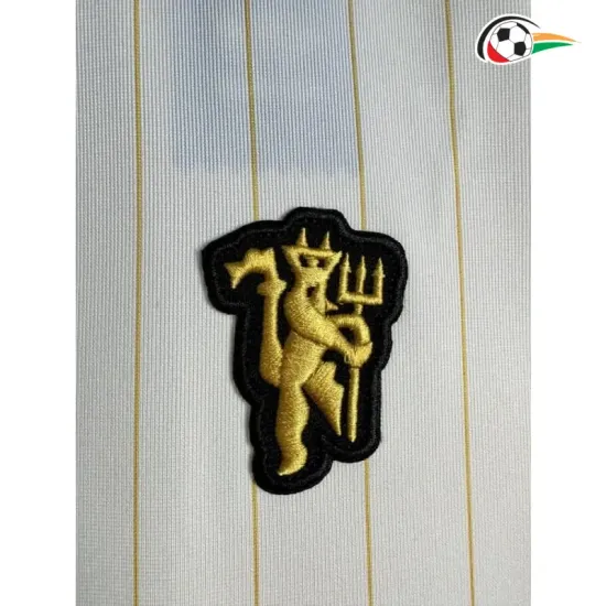 Camisa Retrô Manchester United 2025/26 Branco/Amarelo