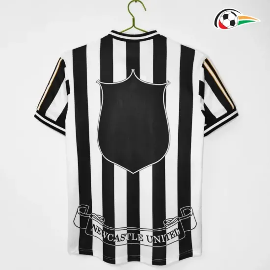 Camisa Retrô Titular Newcastle United 1997/99 Preto/Branco