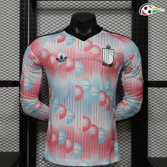 Camisa Reserva Versão Jogador Bélgica Copa do Mundo 2026 Rosa/Azul Claro Manga Longa