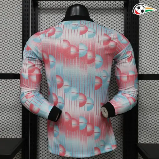 Camisa Reserva Versão Jogador Bélgica Copa do Mundo 2026 Rosa/Azul Claro Manga Longa