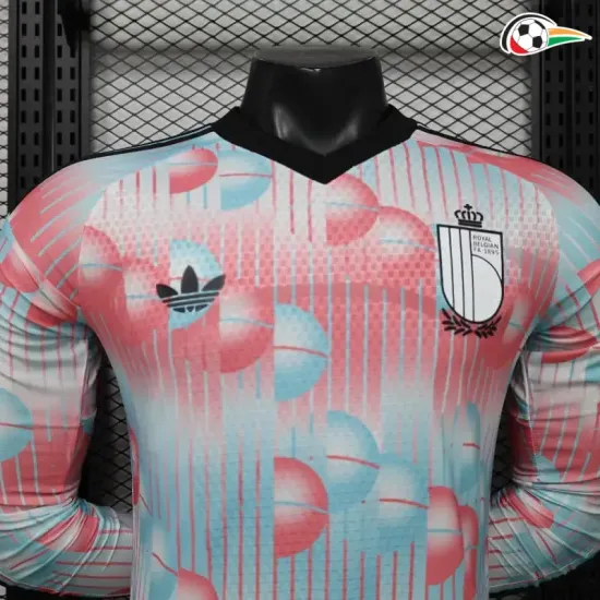 Camisa Reserva Versão Jogador Bélgica Copa do Mundo 2026 Rosa/Azul Claro Manga Longa