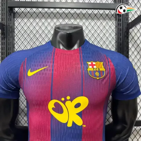 Camisa Versão Jogador Barcelona x Olivia Rodrigo 2025/2026 Azul/Vermelho