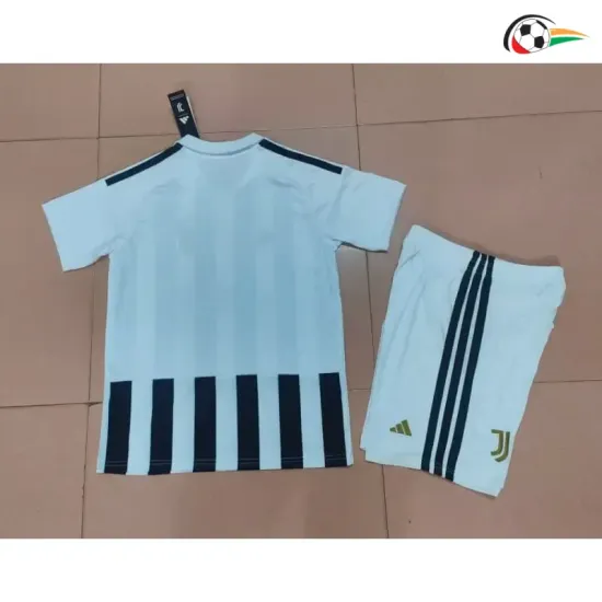 Camisa Titular Infantil Juventus 2026/2027 Preto/Branco