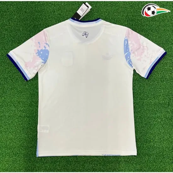 Camisa Alternativa Aston Villa 2025/2026 Branco Off-White Final da Europa League
