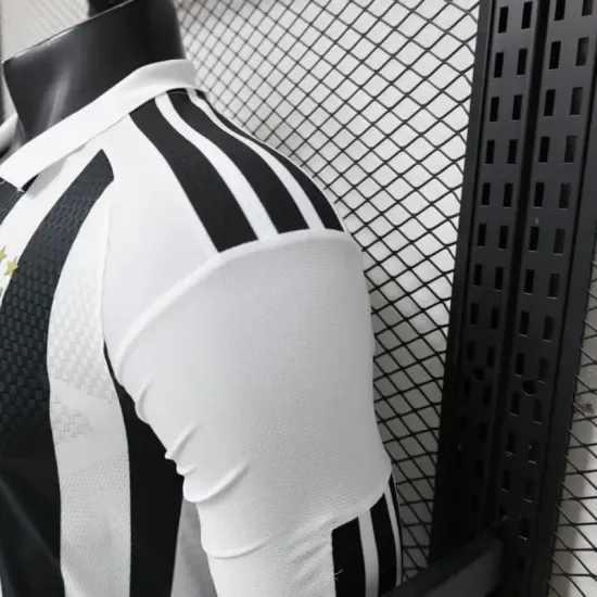 Camisa Titular Versão Jogador Juventus 2026/2027 Preto/Branco Manga Longa