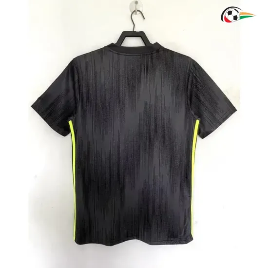 Camisa Retrô Alternativa Juventus 2018/2019 Preto/Branco