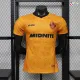 Camisa Titular Versão Jogador Wolverhampton Wanderers 2026/2027 Amarelo