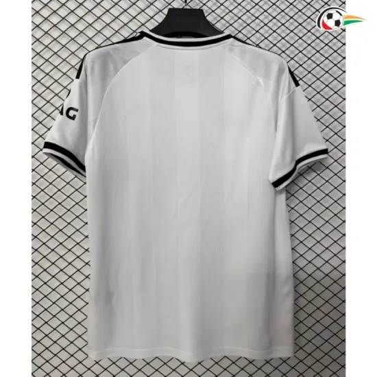Camisa Reserva Eintracht Fráncfort 2026/2027 Branco